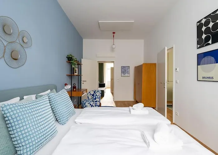 Vogue 2Br Suite, Near City Pulse By Hm