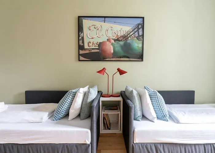 Vogue 2Br Suite, Near City Pulse By Hm