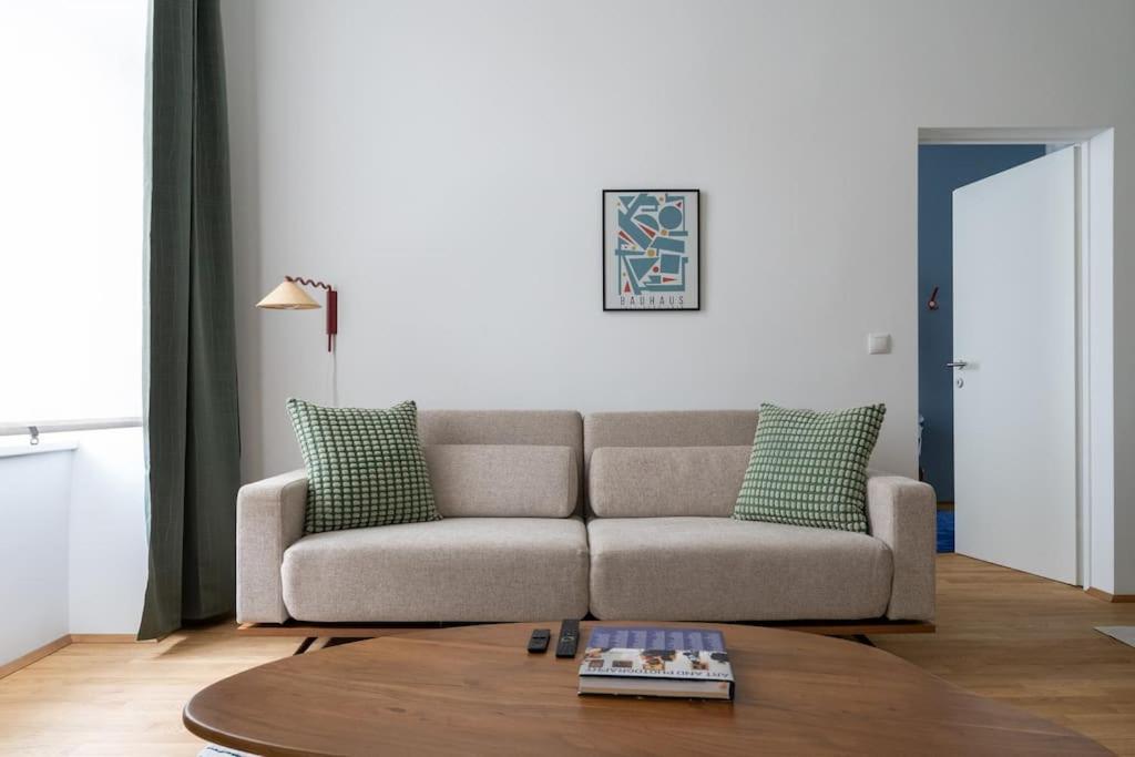 Vogue 2br Suite, Near Pulse By Hm Apartment